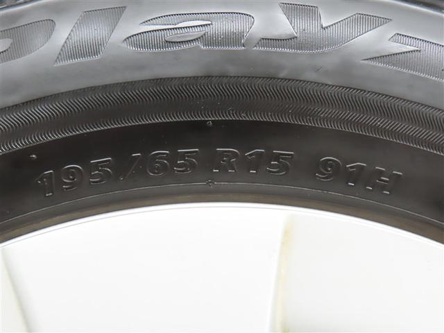 プリウス S アイドリングストップ搭載 Bモニタ- インテリキー デュアルエアバック エアB イモビライザー DVD再生可能 ワンオーナー車 ナビTV AUTOエアコン 横スベリ防止 アルミホイール ETC装備(27枚目)