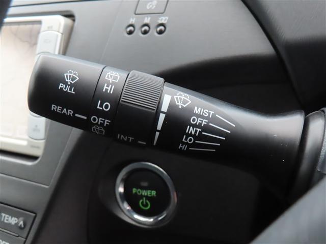 プリウス S アイドリングストップ搭載 Bモニタ- インテリキー デュアルエアバック エアB イモビライザー DVD再生可能 ワンオーナー車 ナビTV AUTOエアコン 横スベリ防止 アルミホイール ETC装備(34枚目)