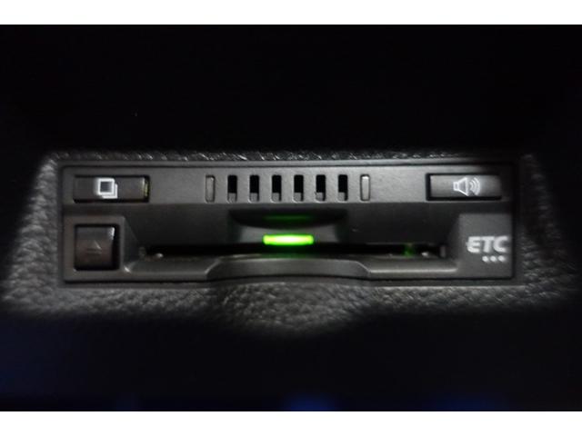 ヤリスクロス ハイブリッドＺ　インテリジェントキー　アルミホイル　ＬＥＤライト　１オ－ナ－　リアカメラ　クルーズコントロール　整備記録簿　横滑り防止システム　ＴＶ　電動シ－ト　パワステ　オートエアコン　キーフリー　イモビライザ（16枚目）