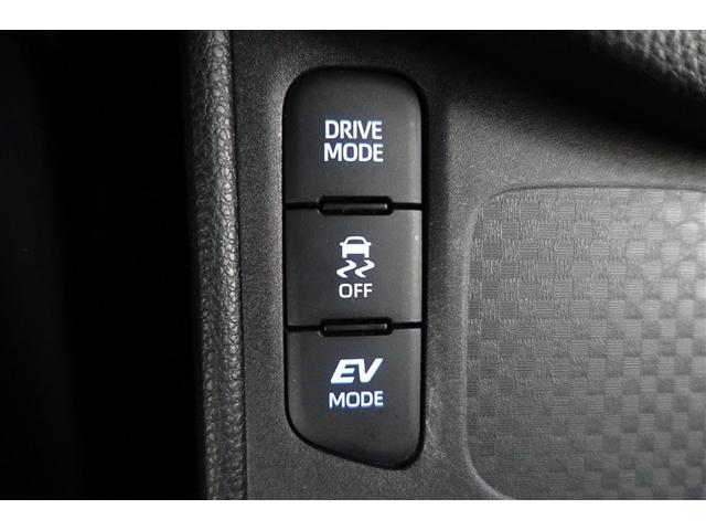 ヤリスクロス ハイブリッドＺ　インテリジェントキー　アルミホイル　ＬＥＤライト　１オ－ナ－　リアカメラ　クルーズコントロール　整備記録簿　横滑り防止システム　ＴＶ　電動シ－ト　パワステ　オートエアコン　キーフリー　イモビライザ（30枚目）