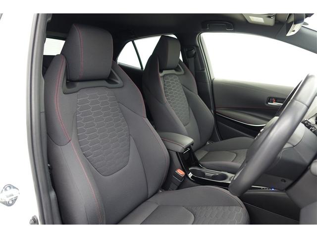 カローラスポーツ ハイブリッドG Z サイドエアバック 前後誤発進抑制 盗難防止 スマートキーシステム Bモニ オートクルーズ LEDライト 1オーナー車 エアバック オートエアコン 地デジ ナビTV AW デュアルエアバッグ 整備記録簿(5枚目)