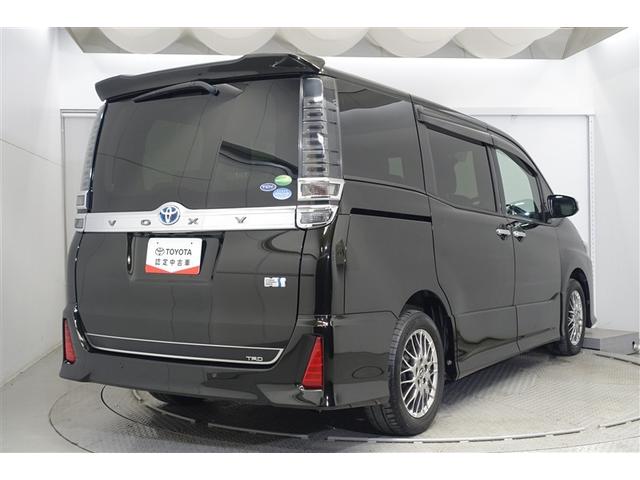 ヴォクシー ハイブリッドZS 煌III ドライブレコーダ アイドリングストップ 地デジTV リヤカメラ 1オナ車 Wエアコン スマートキー ミュージックプレイヤー接続可 DVD再生可 クルコン VSC キーレス アルミホイール ナビ&TV(3枚目)