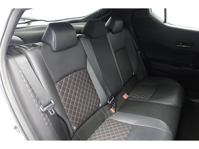 Ｃ－ＨＲ ＨＥＶ　Ｇモードネロ　プリクラッシュセーフティ　盗難防止装置　ＬＥＤヘッドライト　キーレス　ＴＶ　クルコン　定期点検記録簿　ＥＴＣ　スマートキー　ミュージックプレイヤー接続可　ワンオーナー　バックカメラ　フルセグＴＶ（7枚目）