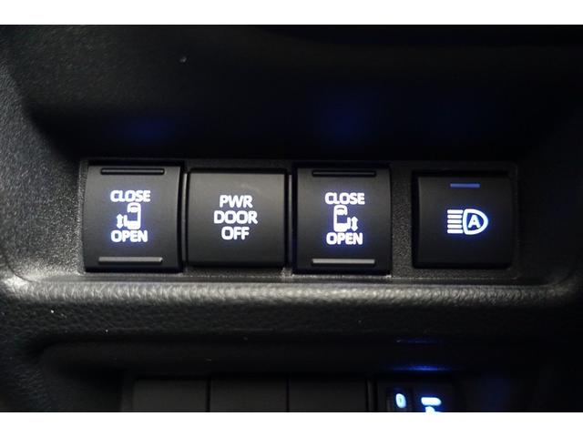 �����p���[�X���C�h�h�A���t���Ă��܂��B�����̃{�^����ō��E�̃X���C�h�h�A���J���邱�Ƃ��ł��܂��B���ݍ��ݖh�~���u���t���Ă���̂ň��S�ł��B