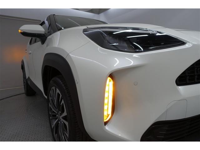 ヤリスクロス ハイブリッドＺ　スマートキ　ワンオ－ナ－　衝突軽減ブレーキ　Ｉストップ　リヤカメラ　ＬＥＤヘッドライ　ＥＳＣ　クルーズＣ　パワーステアリング　アルミホイール　ＥＴＣ車載器　運転席パワーシート　イモビ　キーフリー（23枚目）