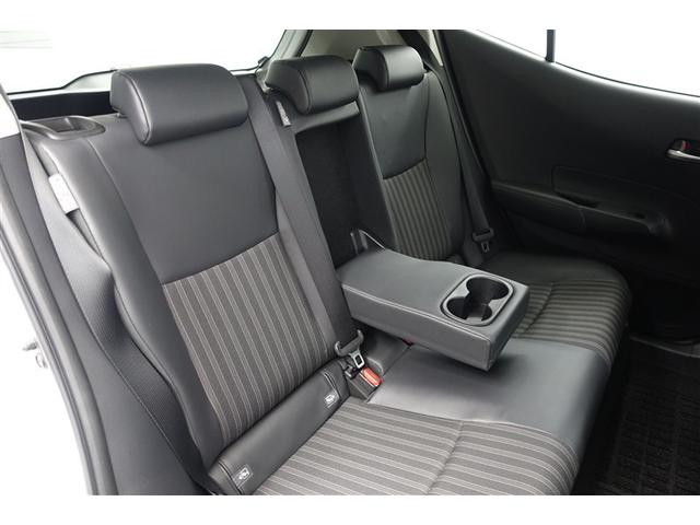 �Z�J���h�V�[�g�̃Z���^�[�ɂ̓A�[�����X�g��������܂��B�K�v�Ȃ����͒��ˏグ�ĉ��K�ȋ�Ԃ��I�@�������h���C�u���ꂽ�����͕I���|���Ȃ���̂�т�h���C�u�o���܂���