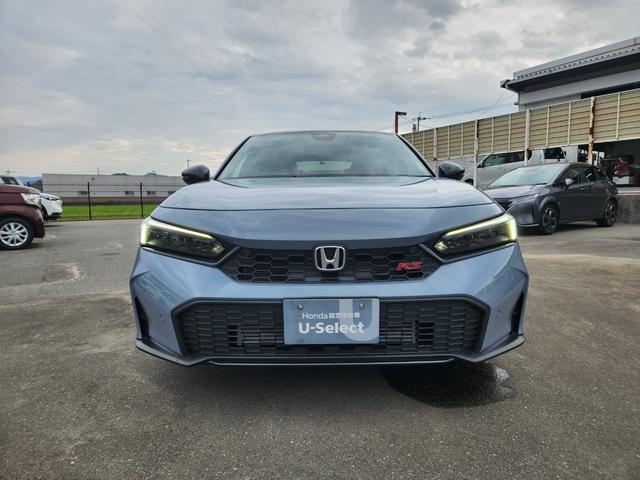 シビック ＲＳ　当社デモカー・６ＭＴ・９インチコネクトナビ・パワーシート・ＢＯＳＥプレミアムサウンド・レブマッチシステム・ドラレコ・ＬＥＤヘッドライト・リアカメラ・ＥＴＣ２．０　コーナーセンサー　衝突被害軽減ブレーキ（2枚目）