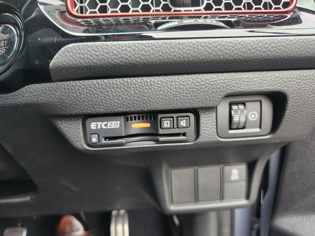 シビック ＲＳ　当社デモカー・６ＭＴ・９インチコネクトナビ・パワーシート・ＢＯＳＥプレミアムサウンド・レブマッチシステム・ドラレコ・ＬＥＤヘッドライト・リアカメラ・ＥＴＣ２．０　コーナーセンサー　衝突被害軽減ブレーキ（13枚目）