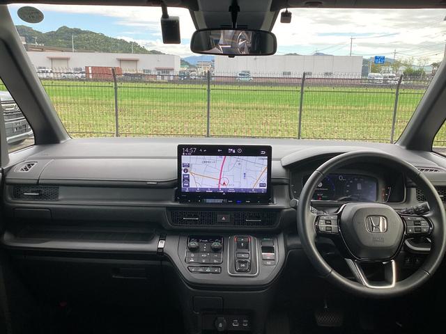 ステップワゴン ｅ：ＨＥＶスパーダ　当社レンタカー　８人乗り　１１．４インチナビ　リヤ席モニター　ドライブレコーダー　パワーテールゲート　フルオートエアコン　ブラインドスポットインフォメーション　全列ＵＳＢチャージャー　ハーフレザーＳ（22枚目）