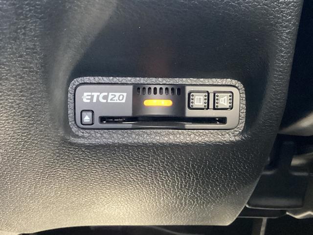 シビック ハッチバック　ナビゲーション　ドライブレコーダー前後　ＥＴＣ２．０　ホンダセンシング　渋滞追従機能　１８インチアルミホイール　ＬＥＤヘッドライト　革コンビシート　レーダークルーズ　追突軽減ブレーキ　盗難防止装置（26枚目）