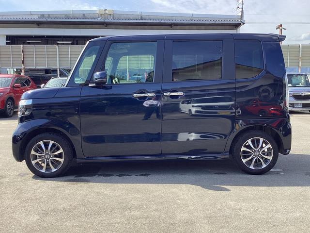 N-BOXカスタム ベースグレード 当社レンタカー HONDACONNECTナビ ドライブレコーダー ETC 両側パワースライドドア 運転席助手席シートヒーター 運転席助手席シートバックテーブル オートリトラミラー W電動ドア CMBS(5枚目)