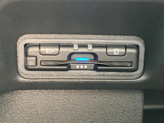 N-BOXカスタム ベースグレード 当社レンタカー HONDACONNECTナビ ドライブレコーダー ETC 両側パワースライドドア 運転席助手席シートヒーター 運転席助手席シートバックテーブル オートリトラミラー W電動ドア CMBS(20枚目)