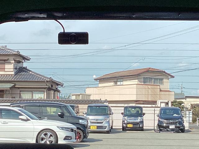 N-BOXカスタム ベースグレード HONDACONNECTナビ ドライブレコーダー 両側パワースライドドア 運転席助手席シートヒーター 運転席助手席シートバックテーブル オートリトラミラー アルミホイール ホンダセンシング(16枚目)