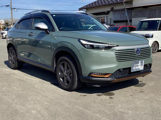 ヴェゼル ｅ：ＨＥＶＸ・ＨｕＮＴパッケージ　当社デモカー　ＨＯＮＤＡＣＯＮＮＥＣＴナビ　ドライブレコーダー前後　１６インチアルミホイール　ルーフレール　コンビシート　本革巻きステアリング　車線逸脱防止　アダクティブクルーズコントロール　Ｂカメラ（6枚目）