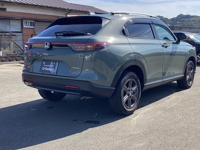 ヴェゼル ｅ：ＨＥＶＸ・ＨｕＮＴパッケージ　当社デモカー　ＨＯＮＤＡＣＯＮＮＥＣＴナビ　ドライブレコーダー前後　１６インチアルミホイール　ルーフレール　コンビシート　本革巻きステアリング　車線逸脱防止　アダクティブクルーズコントロール　Ｂカメラ（8枚目）