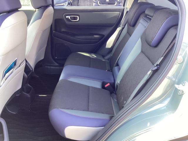 ヴェゼル ｅ：ＨＥＶＸ・ＨｕＮＴパッケージ　当社デモカー　ＨＯＮＤＡＣＯＮＮＥＣＴナビ　ドライブレコーダー前後　１６インチアルミホイール　ルーフレール　コンビシート　本革巻きステアリング　車線逸脱防止　アダクティブクルーズコントロール　Ｂカメラ（18枚目）