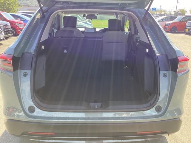 ヴェゼル ｅ：ＨＥＶＸ・ＨｕＮＴパッケージ　当社デモカー　ＨＯＮＤＡＣＯＮＮＥＣＴナビ　ドライブレコーダー前後　１６インチアルミホイール　ルーフレール　コンビシート　本革巻きステアリング　車線逸脱防止　アダクティブクルーズコントロール　Ｂカメラ（21枚目）