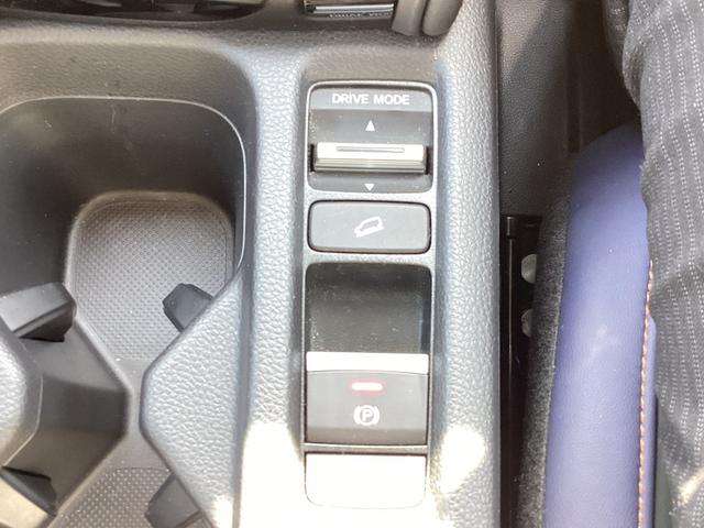 ヴェゼル ｅ：ＨＥＶＸ・ＨｕＮＴパッケージ　当社デモカー　ＨＯＮＤＡＣＯＮＮＥＣＴナビ　ドライブレコーダー前後　１６インチアルミホイール　ルーフレール　コンビシート　本革巻きステアリング　車線逸脱防止　アダクティブクルーズコントロール　Ｂカメラ（27枚目）