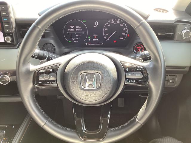 ヴェゼル ｅ：ＨＥＶＸ・ＨｕＮＴパッケージ　当社デモカー　ＨＯＮＤＡＣＯＮＮＥＣＴナビ　ドライブレコーダー前後　１６インチアルミホイール　ルーフレール　コンビシート　本革巻きステアリング　車線逸脱防止　アダクティブクルーズコントロール　Ｂカメラ（28枚目）