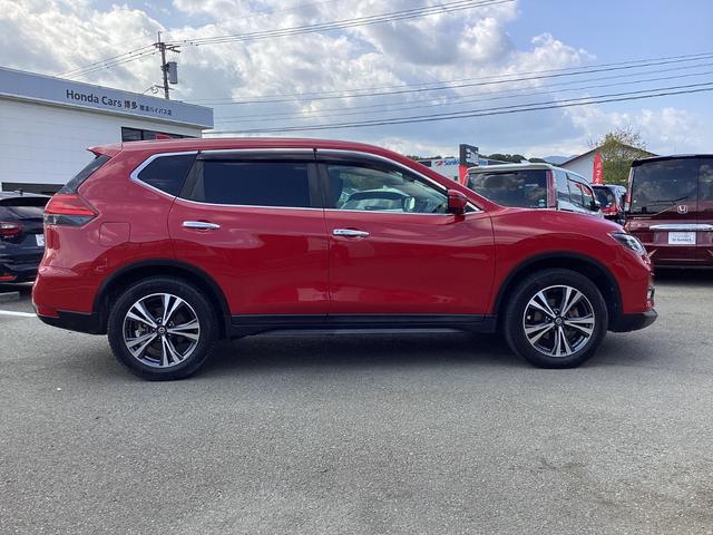 エクストレイル ２０Ｘ　ナビゲーション　ドライブレコーダー　ＥＴＣ　オートライト　デジタルインナーミラー　パワーテールゲート　クルーズコントロール　電子パーキング　オートエアコン　パワーリアゲート　電動格納ドアミラー　地デジ（4枚目）