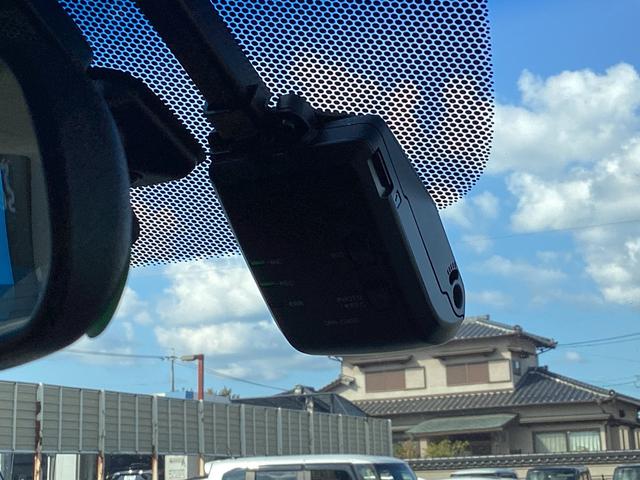 フリード クロスター 当社レンタカー 純正9インチナビ ドライブレコーダー フルセグTV ETC LEDヘッドライト+LEDアクティブコーナーリングライト オートエアコン 両側パワースライドドア ホンダセンシング 禁煙車(14枚目)