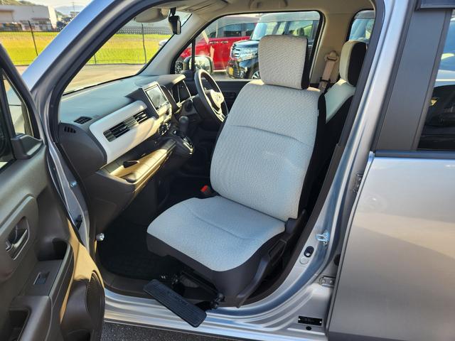 N-WGN Gホンダセンシング 当社レンタカー 助手席回転シート 社外7インチナビ フルセグTV BLUETOOTH バックモニター ETC オートエアコン ホンダセンシング 充電ジャック ブレーキホールド付電子パーキング 禁煙(7枚目)