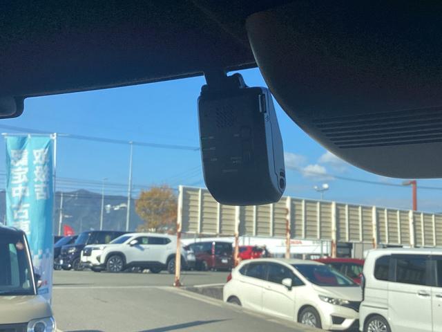 N-BOXカスタム ベースグレード 当社レンタカー HONDACONNECTナビゲーション ドライブレコーダー ETC リア左パワースライドドア 運転席助手席シートヒーター 14インチアルミホイール Bluetooth接続 USB接続(15枚目)