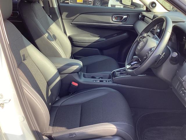 ヴェゼル e:HEVZ HONDACONNECTナビゲーション ETC ドライブレコーダー ブラインドスポットインフォメーション 後退出庫サポート 運転席助手席シートヒーター ハンズフリーアクセスパワーテールゲート AUX(17枚目)