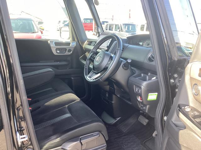 Ｎ－ＢＯＸカスタム Ｌスタイル＋ブラック　ＢＬＡＣＫＳＴＹＬＥ　８インチナビ　フルセグＴＶ　Ｂｌｕｅｔｏｏｔｈ接続　バックカメラ　　前後ドラレコ　両側パワースライドドア　シートヒーター　　電子パーキング　両側シートバックテーブル　レーンキープ（17枚目）