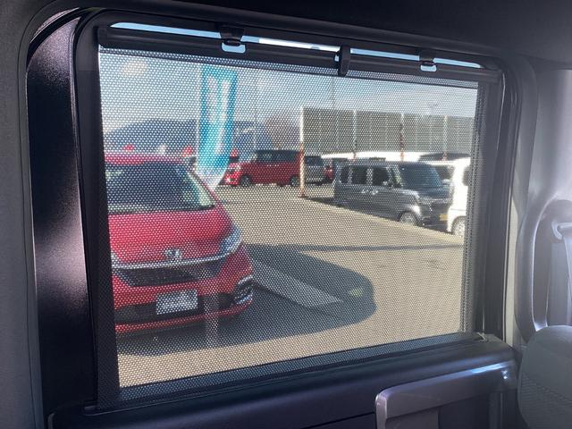 Ｎ－ＢＯＸカスタム Ｌスタイル＋ブラック　ＢＬＡＣＫＳＴＹＬＥ　８インチナビ　フルセグＴＶ　Ｂｌｕｅｔｏｏｔｈ接続　バックカメラ　　前後ドラレコ　両側パワースライドドア　シートヒーター　　電子パーキング　両側シートバックテーブル　レーンキープ（34枚目）