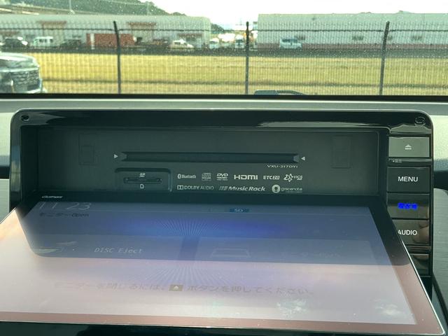 オデッセイハイブリッド ｅ：ＨＥＶアブソルート・ＥＸ　１０インチナビＴＶ・マルチビューカメラ・リア席モニター・前後ドライブレコーダー・Ｂｌｕｅｔｏｏｔｈ・オットマン・ワンオーナー車　電動Ｒゲート　ＬＥＤライト　両側ＰＳＤ　パワ－シ－ト　本革シート　イモビ（8枚目）