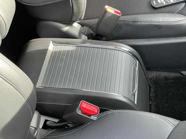 オデッセイハイブリッド ｅ：ＨＥＶアブソルート・ＥＸ　１０インチナビＴＶ・マルチビューカメラ・リア席モニター・前後ドライブレコーダー・Ｂｌｕｅｔｏｏｔｈ・オットマン・ワンオーナー車　電動Ｒゲート　ＬＥＤライト　両側ＰＳＤ　パワ－シ－ト　本革シート　イモビ（24枚目）