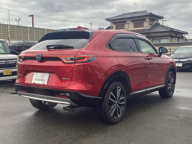 ヴェゼル ｅ：ＨＥＶＺ　純正９インチナビ　フルセグＴＶ　ＢＬＵＥＴＯＯＴ　前後ドラレコ　ビルトインＥＴＣ　ブラインドスポットインフォメーション　前席シートヒーター　ハンズフリーアクセスパワーテールゲート　ＬＥＤヘッドライト（8枚目）