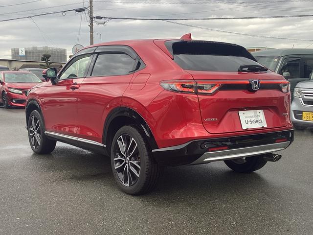 ヴェゼル ｅ：ＨＥＶＺ　純正９インチナビ　フルセグＴＶ　ＢＬＵＥＴＯＯＴ　前後ドラレコ　ビルトインＥＴＣ　ブラインドスポットインフォメーション　前席シートヒーター　ハンズフリーアクセスパワーテールゲート　ＬＥＤヘッドライト（9枚目）