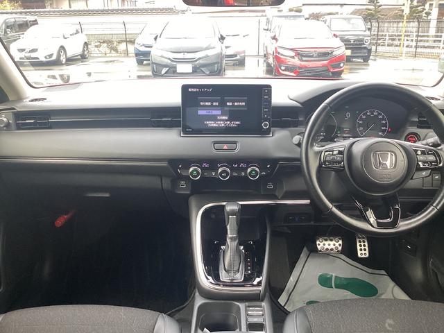 ヴェゼル ｅ：ＨＥＶＺ　純正９インチナビ　フルセグＴＶ　ＢＬＵＥＴＯＯＴ　前後ドラレコ　ビルトインＥＴＣ　ブラインドスポットインフォメーション　前席シートヒーター　ハンズフリーアクセスパワーテールゲート　ＬＥＤヘッドライト（10枚目）