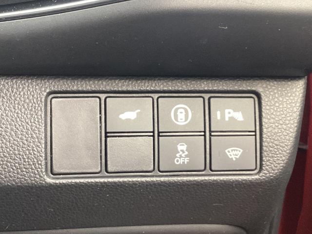 ヴェゼル ｅ：ＨＥＶＺ　純正９インチナビ　フルセグＴＶ　ＢＬＵＥＴＯＯＴ　前後ドラレコ　ビルトインＥＴＣ　ブラインドスポットインフォメーション　前席シートヒーター　ハンズフリーアクセスパワーテールゲート　ＬＥＤヘッドライト（35枚目）