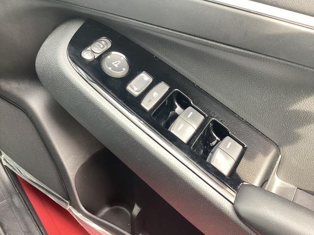 ヴェゼル ｅ：ＨＥＶＺ　純正９インチナビ　フルセグＴＶ　ＢＬＵＥＴＯＯＴ　前後ドラレコ　ビルトインＥＴＣ　ブラインドスポットインフォメーション　前席シートヒーター　ハンズフリーアクセスパワーテールゲート　ＬＥＤヘッドライト（36枚目）