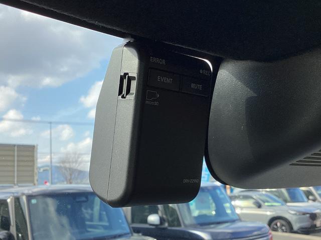 Ｎ－ＢＯＸカスタム ターボ　当社デモカー　ＨＯＮＤＡＣＯＮＮＥＣＴナビゲーション　地デジ　ドライブレコーダー前後　ＥＴＣ　両側パワースライドドア　運転席助手席シートヒーター　運転席助手席シートバックテーブル　オートエアコン　禁煙（16枚目）