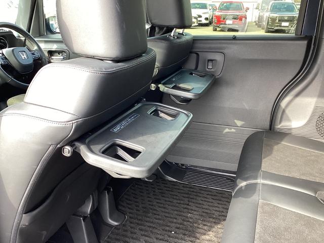 Ｎ－ＢＯＸカスタム ターボ　当社デモカー　ＨＯＮＤＡＣＯＮＮＥＣＴナビゲーション　地デジ　ドライブレコーダー前後　ＥＴＣ　両側パワースライドドア　運転席助手席シートヒーター　運転席助手席シートバックテーブル　オートエアコン　禁煙（32枚目）