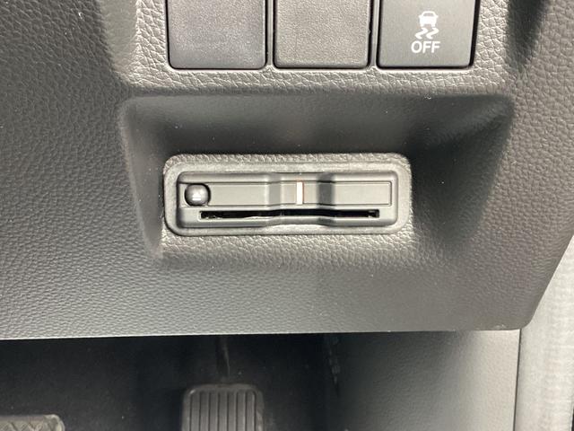 ステップワゴン スパーダ　サイドリフトアップ　福祉車両　１１インチナビ　後席モニター　フルセグ／ＣＤ／ＤＶＤ／ＢＬＵＥＴＯＯＴ／音楽録音　ＥＴＣ　ドラレコ前後　両側パワースライドドア　ブラインドスポット　パワーテールゲート（15枚目）