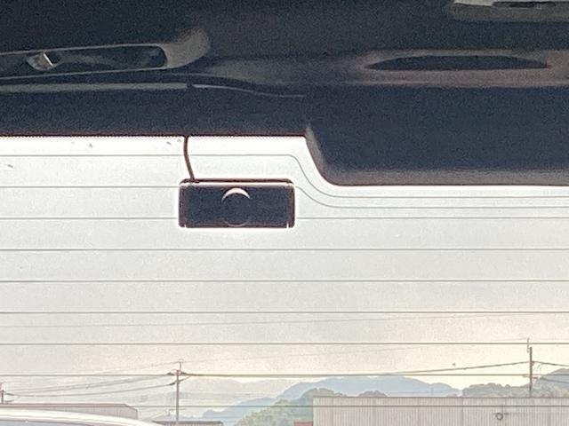 ステップワゴン スパーダ　サイドリフトアップ　福祉車両　１１インチナビ　後席モニター　フルセグ／ＣＤ／ＤＶＤ／ＢＬＵＥＴＯＯＴ／音楽録音　ＥＴＣ　ドラレコ前後　両側パワースライドドア　ブラインドスポット　パワーテールゲート（17枚目）