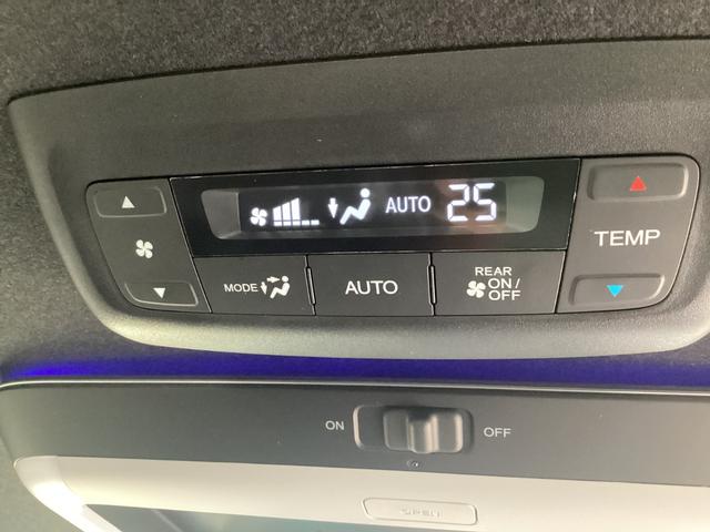 ステップワゴン スパーダ　サイドリフトアップ　福祉車両　１１インチナビ　後席モニター　フルセグ／ＣＤ／ＤＶＤ／ＢＬＵＥＴＯＯＴ／音楽録音　ＥＴＣ　ドラレコ前後　両側パワースライドドア　ブラインドスポット　パワーテールゲート（31枚目）