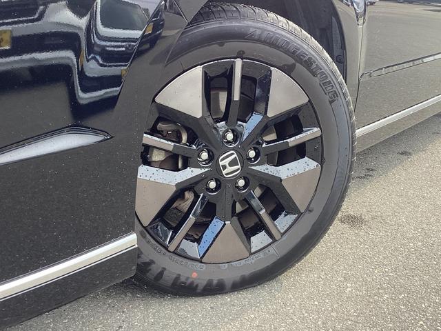 ステップワゴン スパーダ　サイドリフトアップ　福祉車両　１１インチナビ　後席モニター　フルセグ／ＣＤ／ＤＶＤ／ＢＬＵＥＴＯＯＴ／音楽録音　ＥＴＣ　ドラレコ前後　両側パワースライドドア　ブラインドスポット　パワーテールゲート（41枚目）