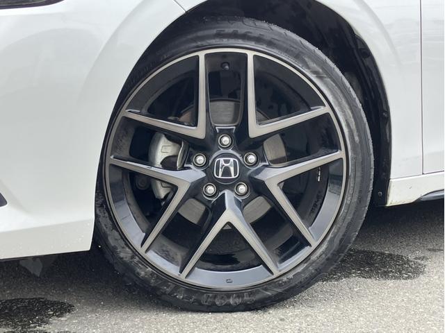 �y�A���~�z�C�[���z�f�U�C�������厖�ł����A�X�`�[���z�C���ɔ�׃A���~�͌y�ʂł��̂ŁA�R��⑖��ɂ��e�����܂��B