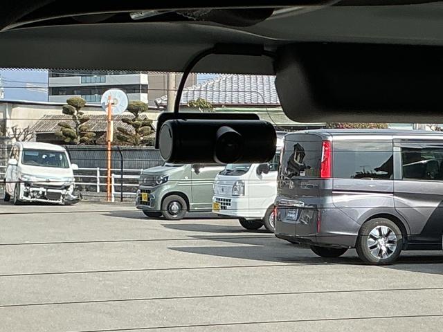 ステップワゴン e:HEVスパーダ HONDACONNECTナビゲーション フリップダウンリヤ席モニター ドラレコ前後 ETC ブラインドスポットインフォメーション パワーテールゲート 2列目オットマン 前列USBチャージャー スマキー(17枚目)