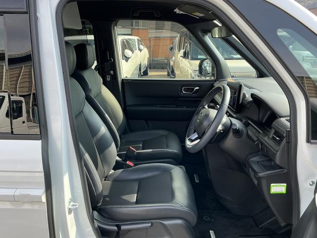 ステップワゴン e:HEVスパーダ HONDACONNECTナビゲーション フリップダウンリヤ席モニター ドラレコ前後 ETC ブラインドスポットインフォメーション パワーテールゲート 2列目オットマン 前列USBチャージャー スマキー(18枚目)