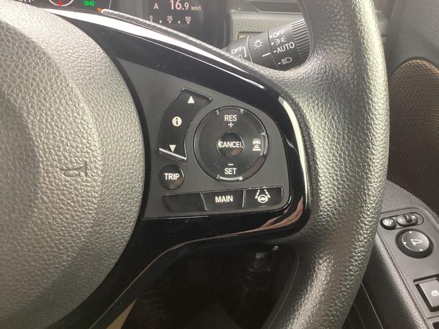 �X�e�A�����O�ɂ́A�֗��ȃX�e�A�����O�X�C�b�`��A��葬�x�ɑ��s�𐧌�ł���N���[�Y�R���g���[���X�C�b�`�𑕔��I