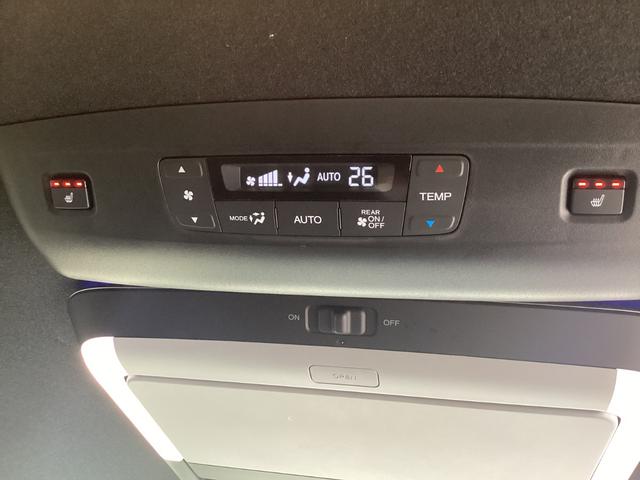 ステップワゴン e:HEVスパーダプレミアムライン 11.4インチナビ マルチビューカメラ 地デジ ETC ドラレコ前後 ブラインドスポットインフォメーション アダプティブドライビングビーム パワーテールゲート 2列目オットマン リアエアコン Bカメラ(25枚目)