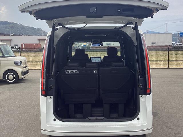 ステップワゴン e:HEVスパーダプレミアムライン 11.4インチナビ マルチビューカメラ 地デジ ETC ドラレコ前後 ブラインドスポットインフォメーション アダプティブドライビングビーム パワーテールゲート 2列目オットマン リアエアコン Bカメラ(33枚目)