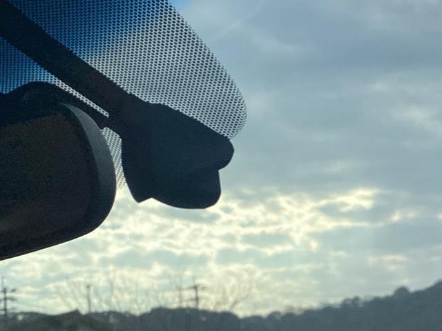 フリードハイブリッド ハイブリッド・Ｇホンダセンシング　９インチナビ　ＥＴＣ　ドラレコ前後　リア両側パワースライドドア　ＬＥＤヘッドライト＋アクティブコーナリングライト　センターテーブル　オートリトラミラー　ロールサンシェード運転席助手席シートヒーター（16枚目）